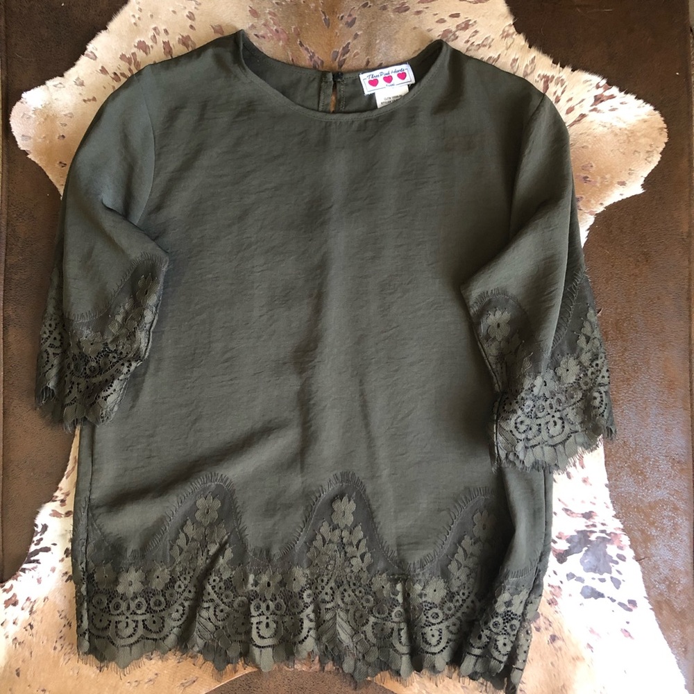 Lace detail three quarter sleeve blouse